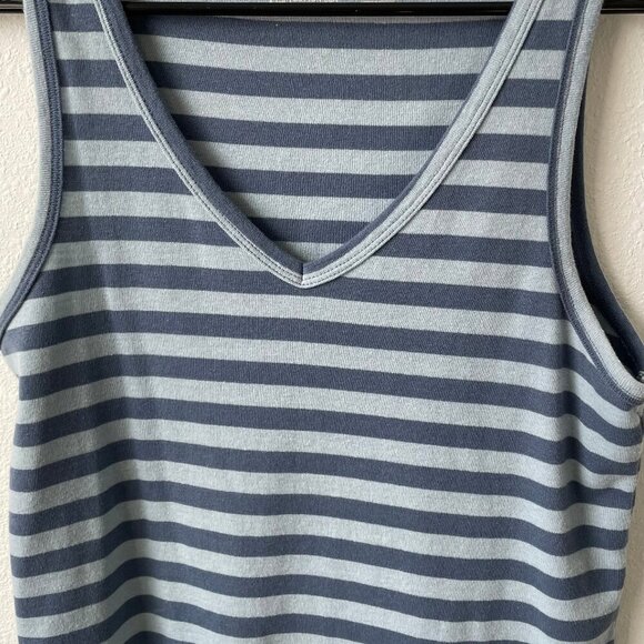 Women's Eddie Bauer Vneck Tank - Picture 3 of 6